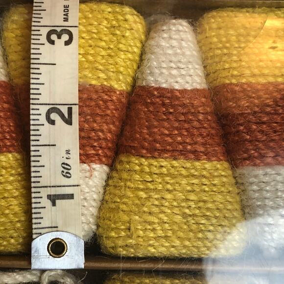 New Candy Cane Lane Candy Corn Themed 6 Foot Garland Room Decor Halloween - Picture 4 of 4